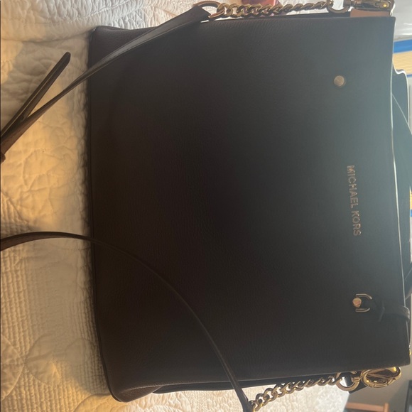 Michael Kors Elegant Brown Shoulder Bag - Picture 1 of 5